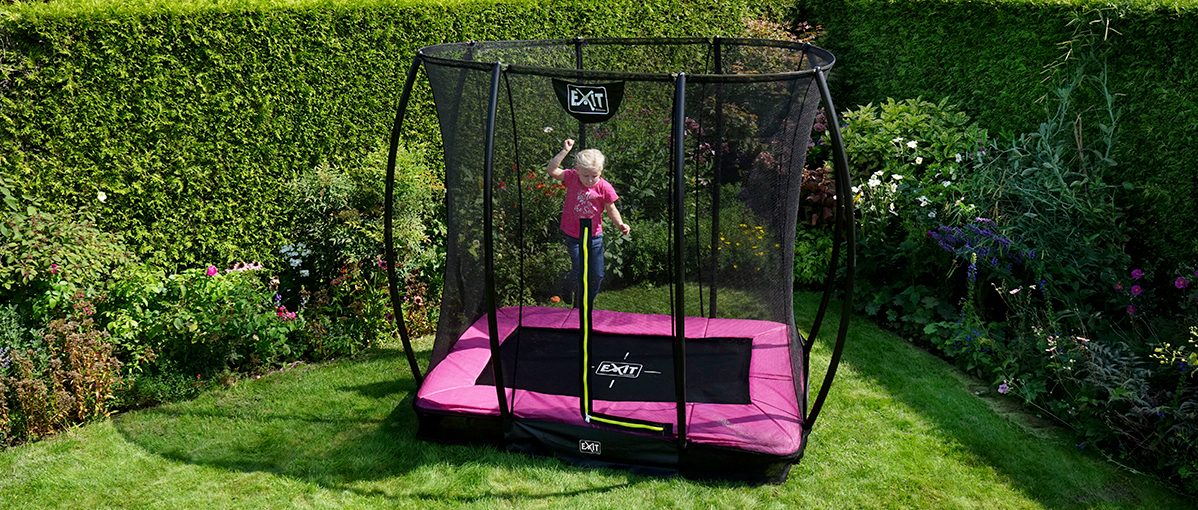 Un trampoline enterré ou enterré au niveau du sol ?