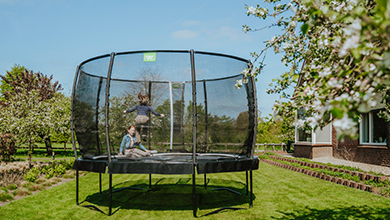 Monter ton trampoline sur pieds se fait comme ça !