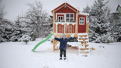 Pourquoi jouer dehors en hiver ?