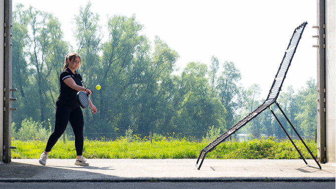 Quels coups de padel puis-je entraîner avec le rebondisseur Smash padel ?