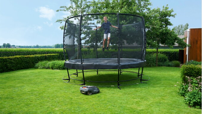 Butée de tondeuse robot EXIT : LA solution pour les trampolines sur pelouse