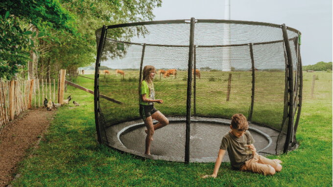 Trampoline ou corde à sauter : Quel équipement choisir