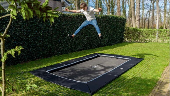 Protéger le trampoline EXIT des vents forts