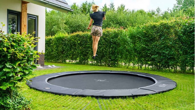 Garantie de sauts de trampoline en toute sécurité grâce aux dalles de sécurité