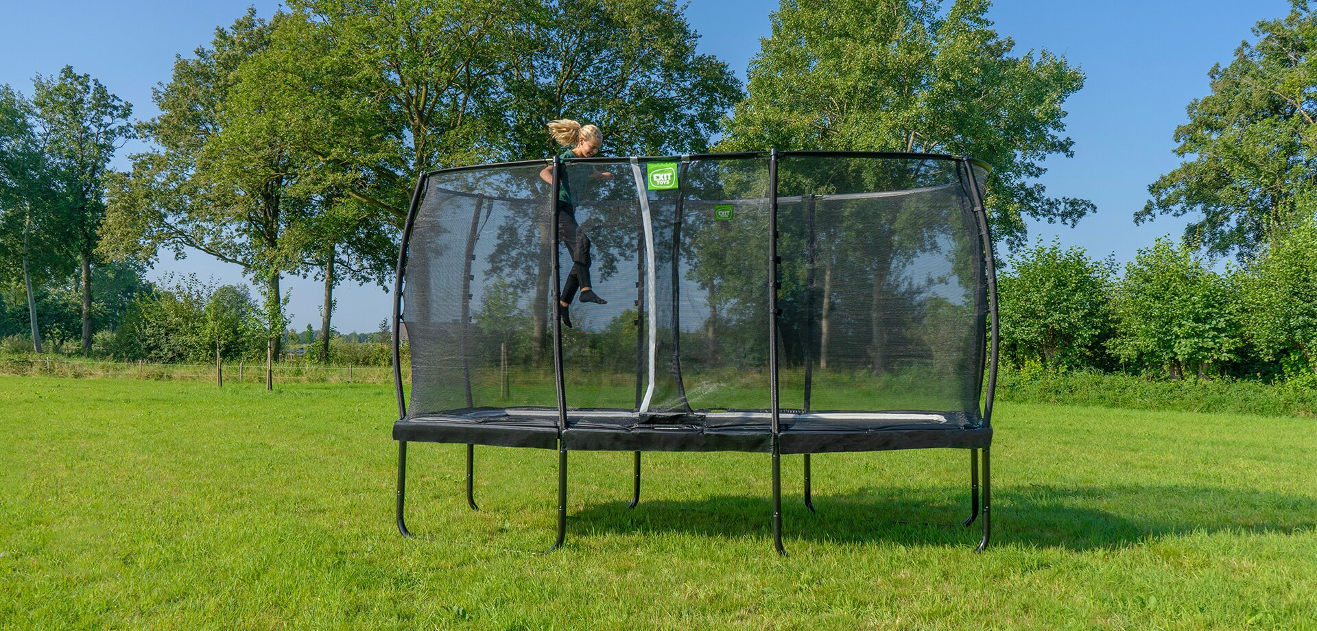 Choisis ton trampoline EXIT Allure ou Lotus